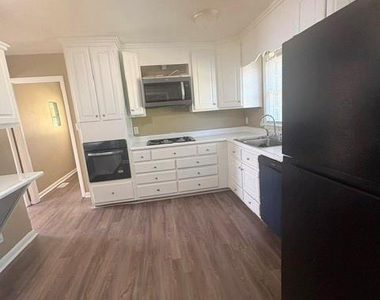 429 Santa Fe Drive - Photo Thumbnail 2
