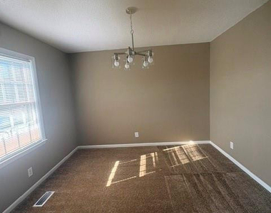 429 Santa Fe Drive - Photo Thumbnail 4
