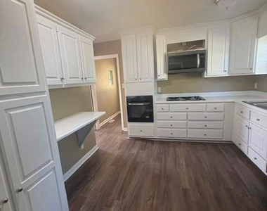 429 Santa Fe Drive - Photo Thumbnail 1