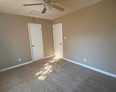 429 Santa Fe Drive - Photo Thumbnail 6