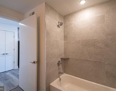 1245 Ridge Avenue - Photo Thumbnail 4