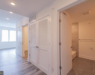 1245 Ridge Avenue - Photo Thumbnail 2