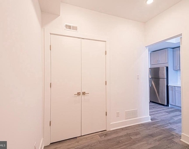 1245 Ridge Avenue - Photo Thumbnail 8