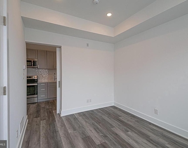 1245 Ridge Avenue - Photo Thumbnail 5