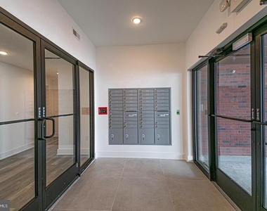 1245 Ridge Avenue - Photo Thumbnail 10
