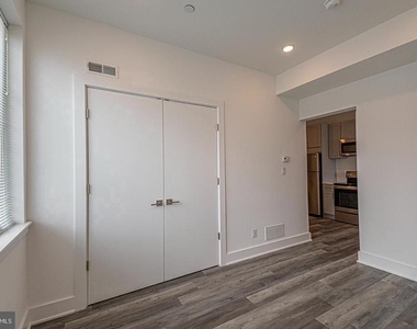 1245 Ridge Avenue - Photo Thumbnail 3