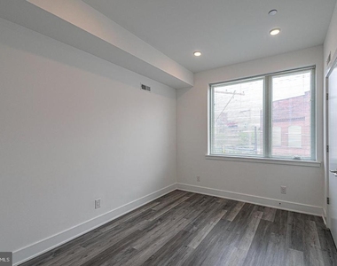 1245 Ridge Avenue - Photo Thumbnail 2