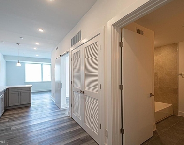 1245 Ridge Avenue - Photo Thumbnail 15