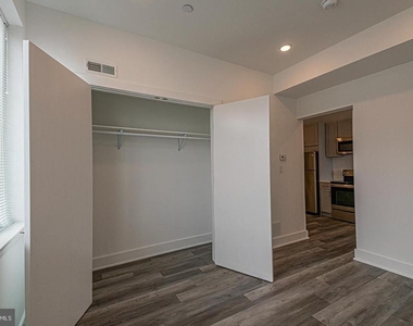 1245 Ridge Avenue - Photo Thumbnail 4