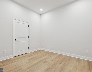 2153 E Lehigh Avenue - Photo Thumbnail 13