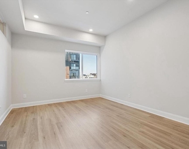 2153 E Lehigh Avenue - Photo Thumbnail 9