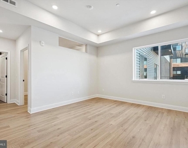 2153 E Lehigh Avenue - Photo Thumbnail 12