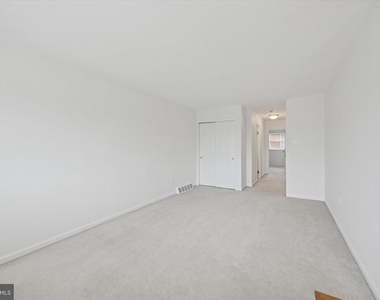 4000 Lyman Drive - Photo Thumbnail 10