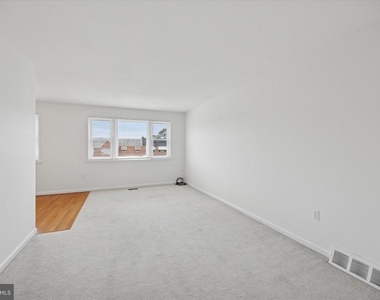 4000 Lyman Drive - Photo Thumbnail 1