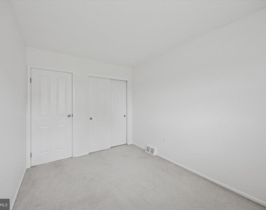 4000 Lyman Drive - Photo Thumbnail 14