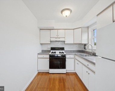 4000 Lyman Drive - Photo Thumbnail 8