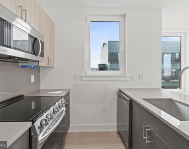 2000 Dreer Street - Photo Thumbnail 1
