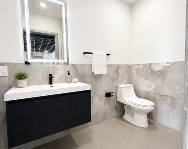 1810 E Venango Street - Photo Thumbnail 5