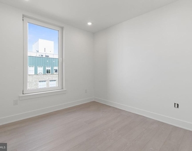2000 Dreer Street - Photo Thumbnail 7