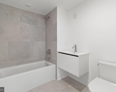 2000 Dreer Street - Photo Thumbnail 6