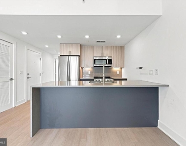 2000 Dreer Street - Photo Thumbnail 1