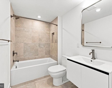 2000 Dreer Street - Photo Thumbnail 10