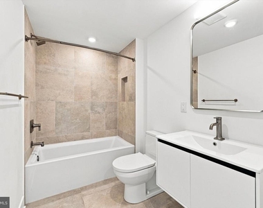 2000 Dreer Street - Photo Thumbnail 10