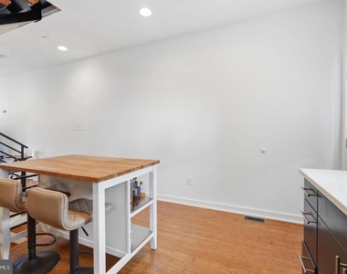 2709 Cambridge Street - Photo Thumbnail 10