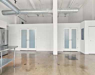 444 N 4th Street - Photo Thumbnail 3