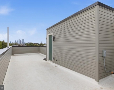 1542 W York Street - Photo Thumbnail 5