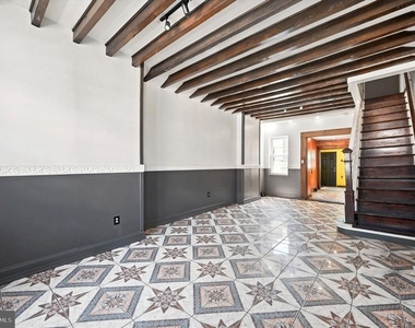 102 E Huntingdon Street - Photo Thumbnail 1
