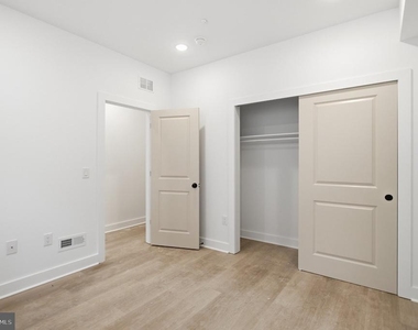 1230 W York Street - Photo Thumbnail 8