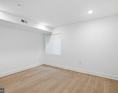 1230 W York Street - Photo Thumbnail 13