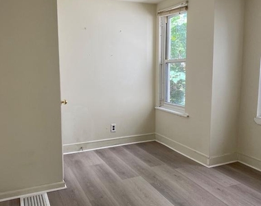 1640 N Gratz Street - Photo Thumbnail 8