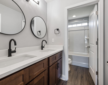 521 Groveview Wynd - Photo Thumbnail 16