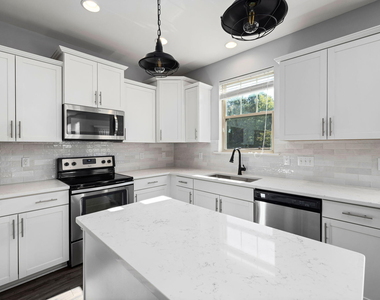 521 Groveview Wynd - Photo Thumbnail 10