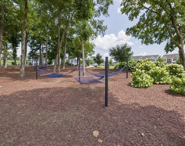 521 Groveview Wynd - Photo Thumbnail 32