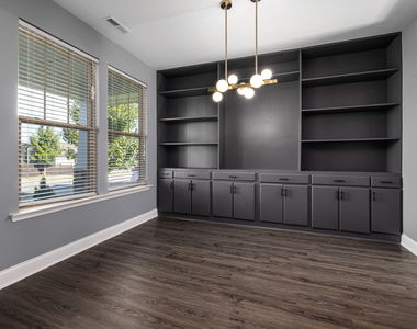521 Groveview Wynd - Photo Thumbnail 3
