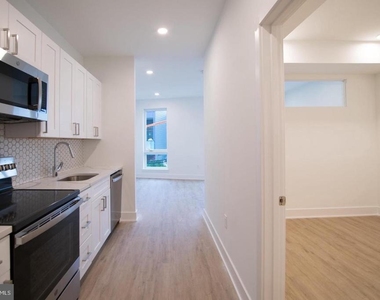 1325 N Lee Street - Photo Thumbnail 11