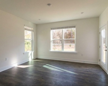 435 Clark Creek Lane - Photo Thumbnail 4