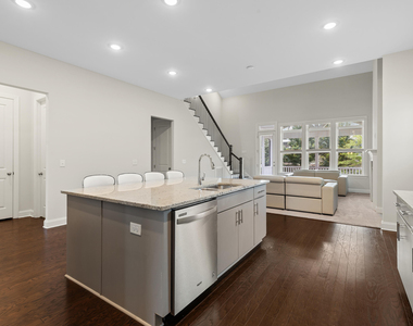 912 Village View Lane - Photo Thumbnail 14
