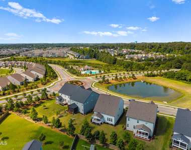 912 Village View Lane - Photo Thumbnail 51