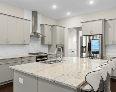 912 Village View Lane - Photo Thumbnail 10