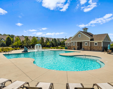 912 Village View Lane - Photo Thumbnail 48