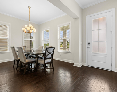 912 Village View Lane - Photo Thumbnail 3