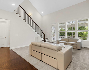 912 Village View Lane - Photo Thumbnail 15