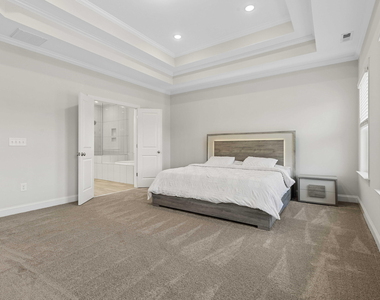 912 Village View Lane - Photo Thumbnail 35