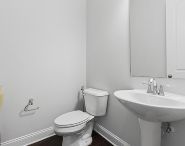 912 Village View Lane - Photo Thumbnail 7