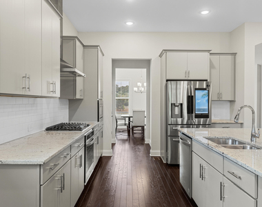 912 Village View Lane - Photo Thumbnail 13