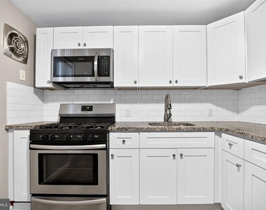 3225 Gaul Street - Photo Thumbnail 6